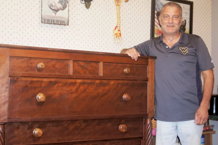 Reedy man continues to look for proof he has Tad Lincoln's chest of drawers